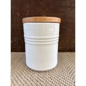 Le Creuset Medium Stoneware Storage Jar Canister Wooden Lid in White